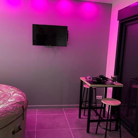 Spa Le Love Saint-Germain-lès-Corbeil Eksteriør bilde