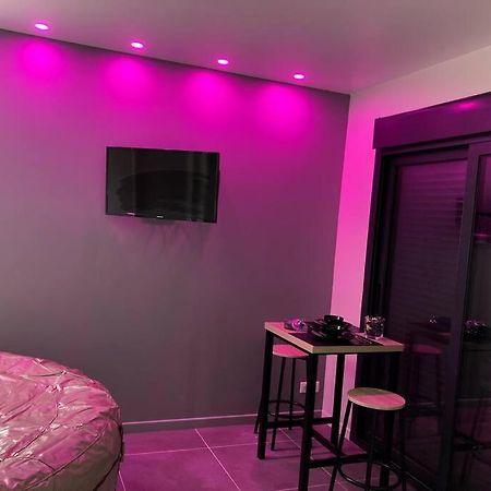 Spa Le Love Saint-Germain-lès-Corbeil Eksteriør bilde
