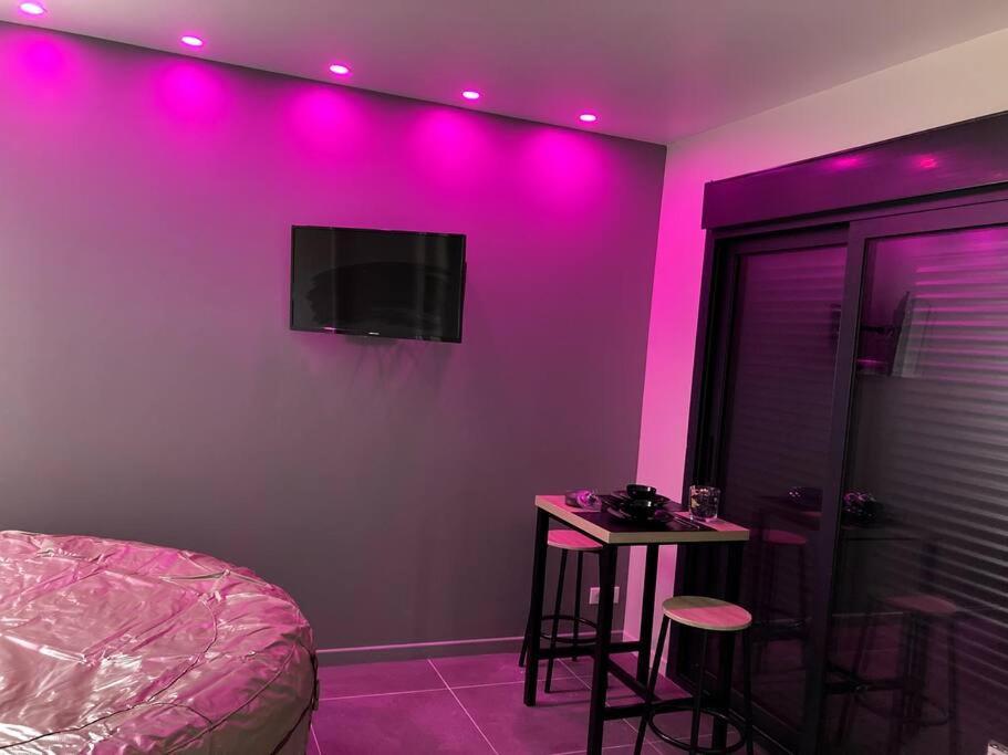 Spa Le Love Saint-Germain-lès-Corbeil Eksteriør bilde